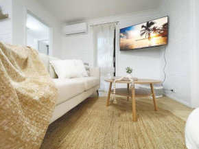 The Bahama - Batehaven Ocean Front Luxury on Caseys Beach Sunshine Bay